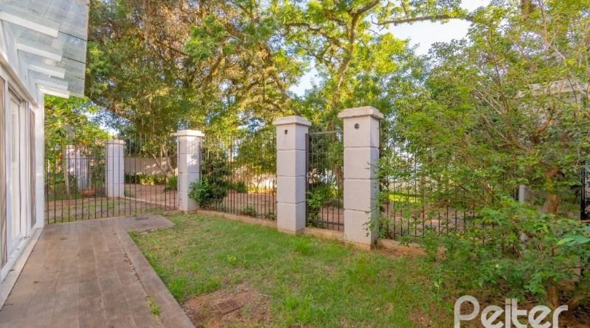 Casa em Condomínio à venda com 343m², 3 dormitórios, 3 suítes, 3 vagas, no bairro Tristeza em Porto Alegre