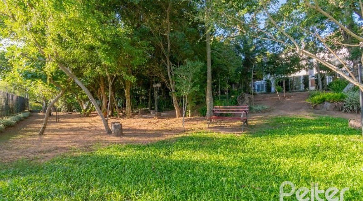 Casa em Condomínio à venda com 343m², 3 dormitórios, 3 suítes, 3 vagas, no bairro Tristeza em Porto Alegre