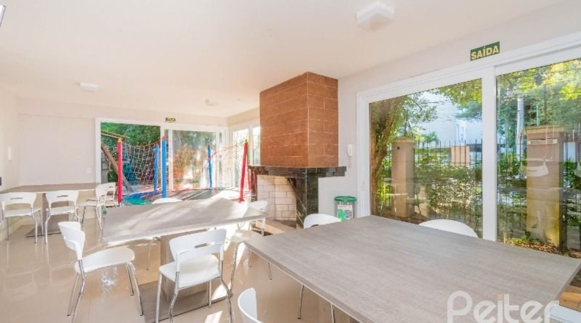 Casa em Condomínio à venda com 343m², 3 dormitórios, 3 suítes, 3 vagas, no bairro Tristeza em Porto Alegre