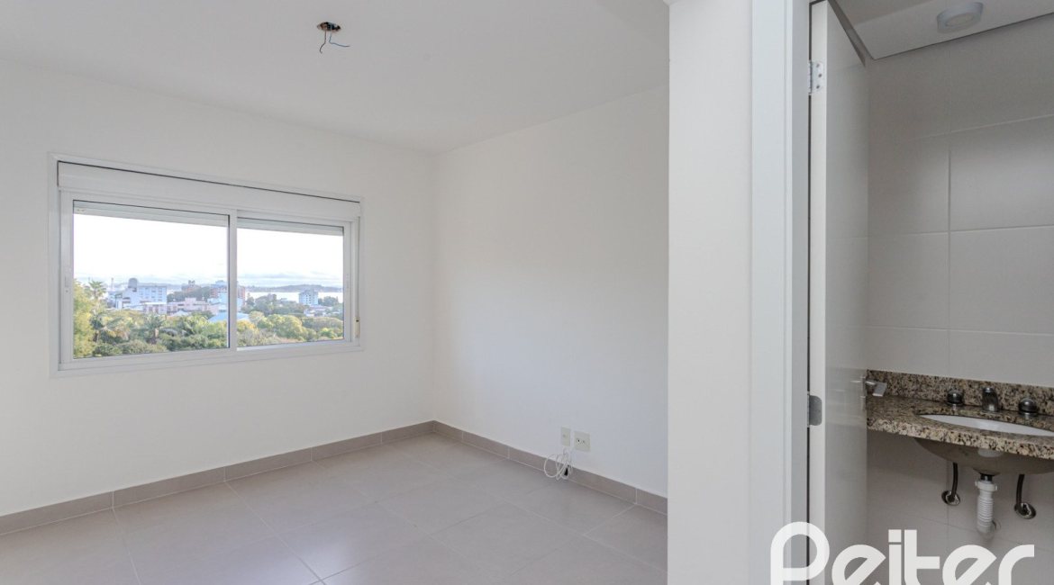 Apartamento à venda com 74m², 2 dormitórios, 1 suíte, 2 vagas, no bairro Tristeza em Porto Alegre