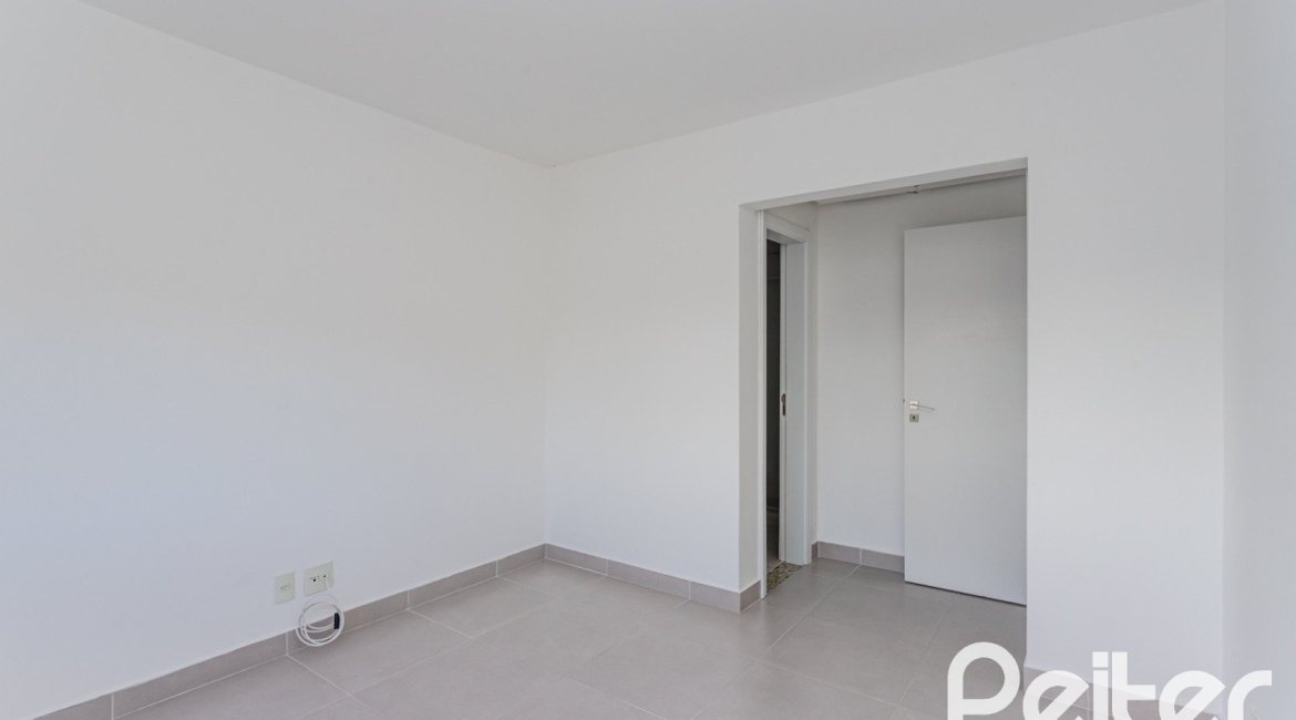 Apartamento à venda com 74m², 2 dormitórios, 1 suíte, 2 vagas, no bairro Tristeza em Porto Alegre