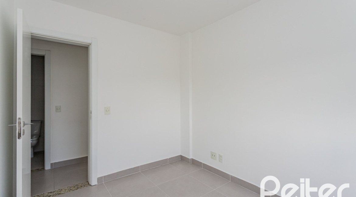 Apartamento à venda com 74m², 2 dormitórios, 1 suíte, 2 vagas, no bairro Tristeza em Porto Alegre