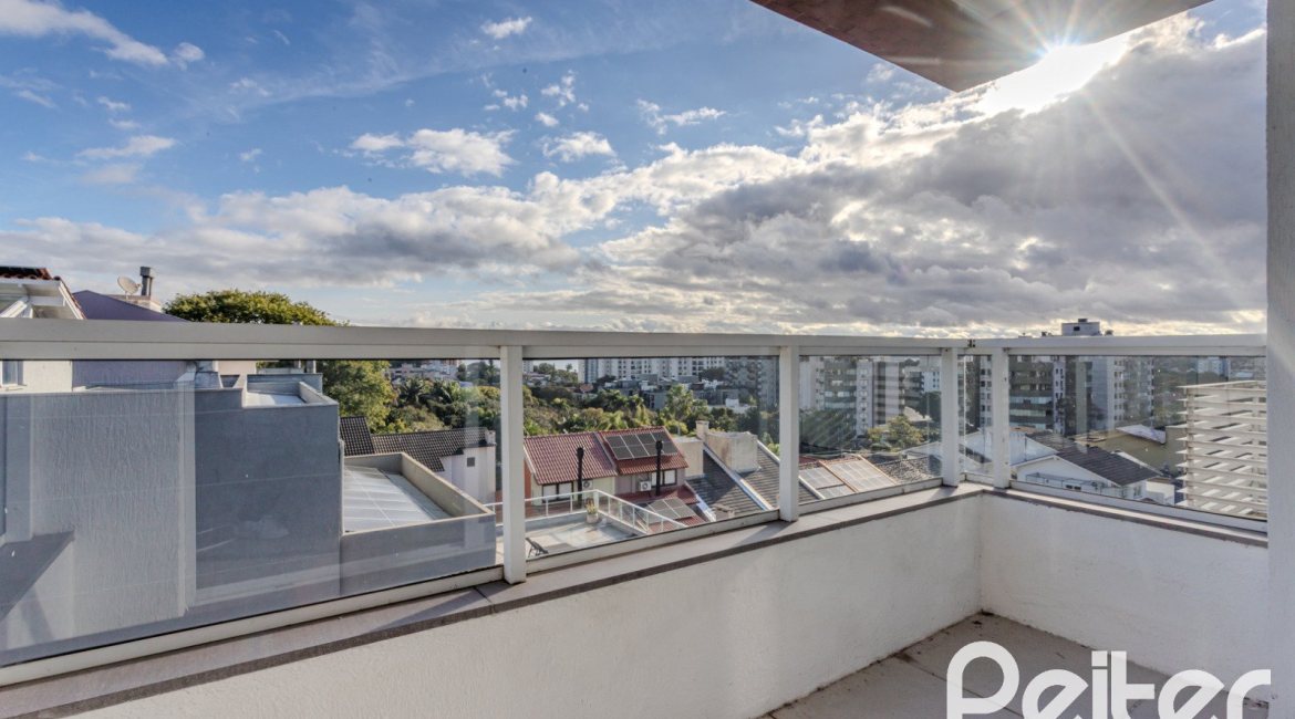 Apartamento à venda com 74m², 2 dormitórios, 1 suíte, 2 vagas, no bairro Tristeza em Porto Alegre