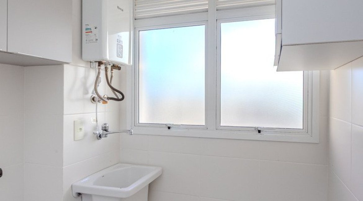 Apartamento à venda com 74m², 2 dormitórios, 1 suíte, 2 vagas, no bairro Tristeza em Porto Alegre
