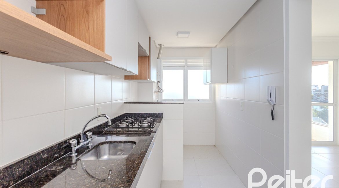 Apartamento à venda com 74m², 2 dormitórios, 1 suíte, 2 vagas, no bairro Tristeza em Porto Alegre