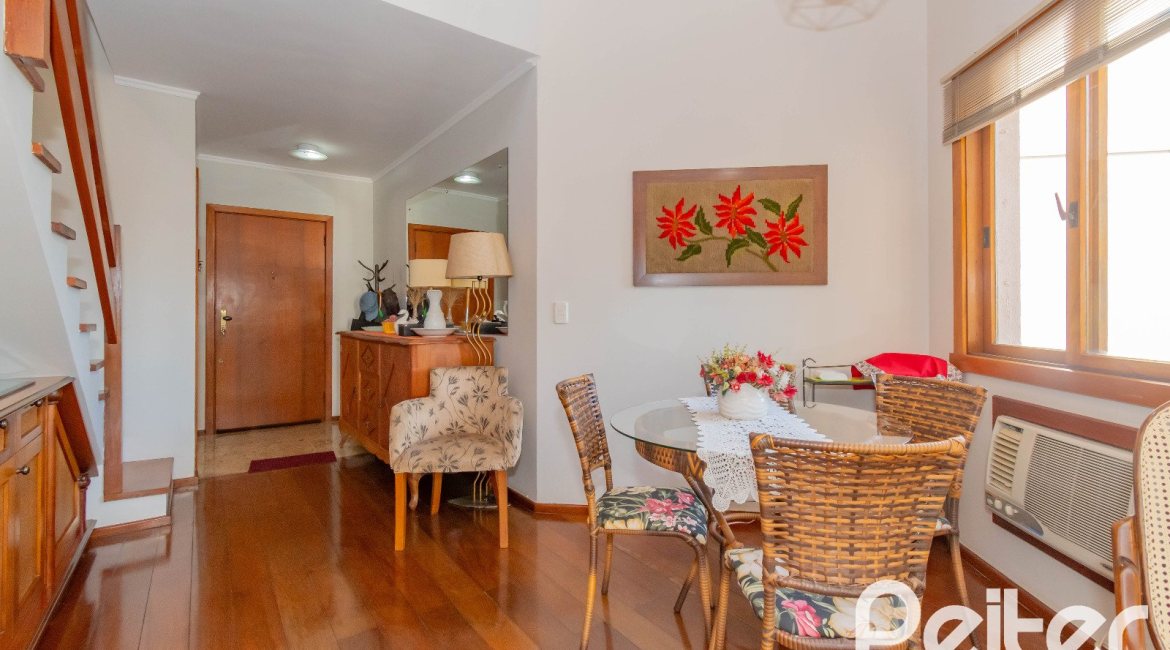 Cobertura à venda com 233m², 3 dormitórios, 1 suíte, 2 vagas, no bairro Tristeza em PORTO ALEGRE