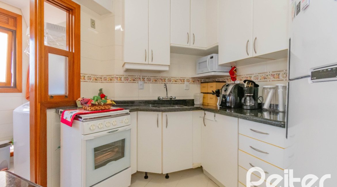 Cobertura à venda com 233m², 3 dormitórios, 1 suíte, 2 vagas, no bairro Tristeza em PORTO ALEGRE