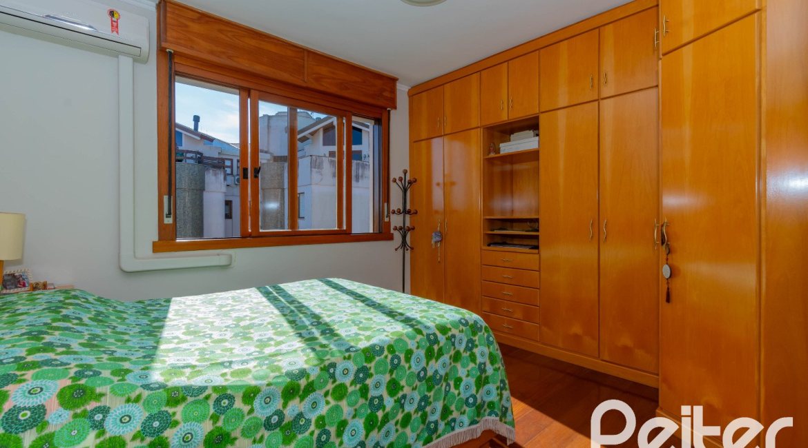 Cobertura à venda com 233m², 3 dormitórios, 1 suíte, 2 vagas, no bairro Tristeza em PORTO ALEGRE