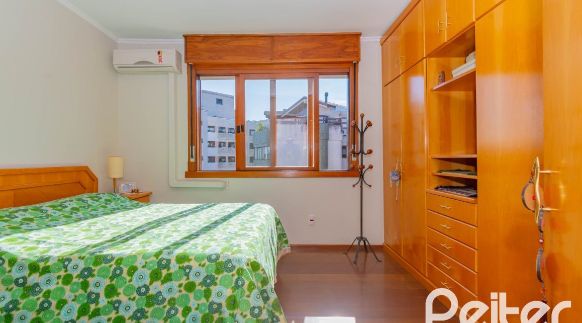Cobertura à venda com 233m², 3 dormitórios, 1 suíte, 2 vagas, no bairro Tristeza em PORTO ALEGRE