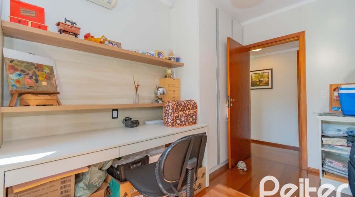 Cobertura à venda com 233m², 3 dormitórios, 1 suíte, 2 vagas, no bairro Tristeza em PORTO ALEGRE