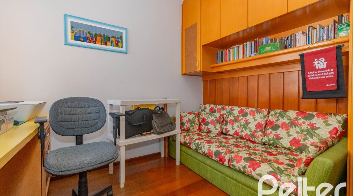 Cobertura à venda com 233m², 3 dormitórios, 1 suíte, 2 vagas, no bairro Tristeza em PORTO ALEGRE