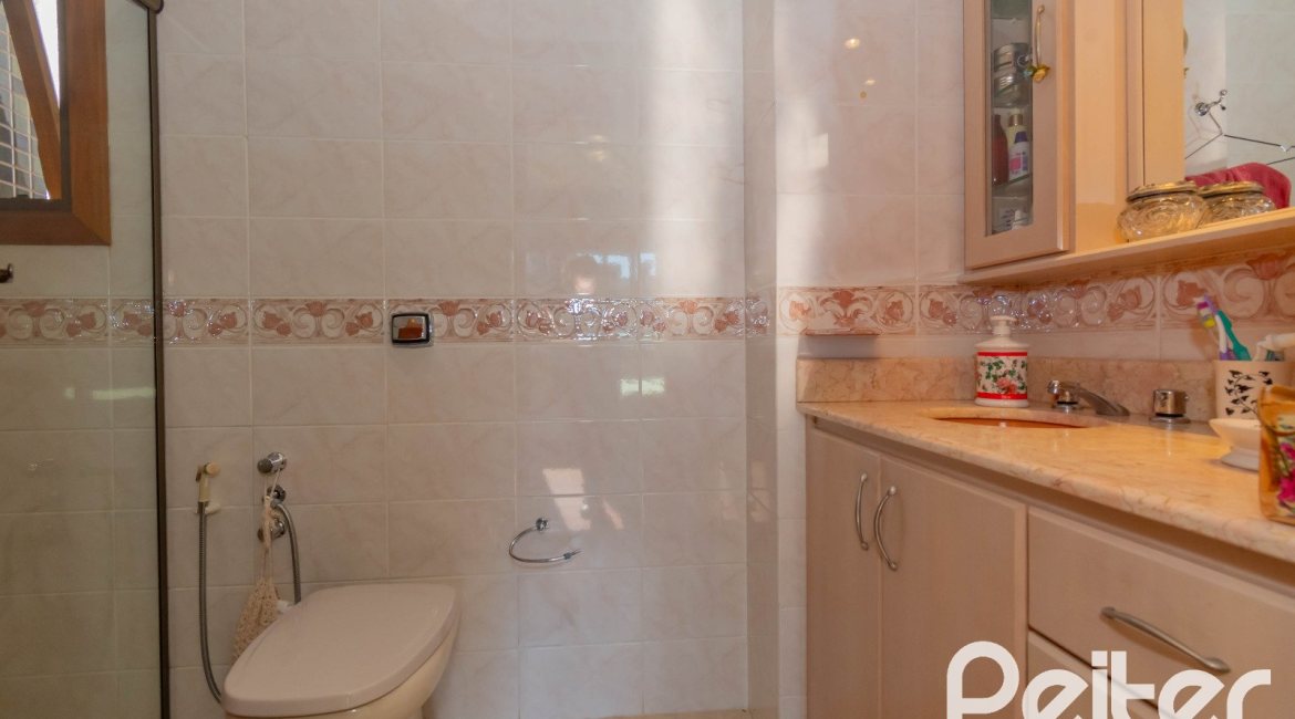 Cobertura à venda com 233m², 3 dormitórios, 1 suíte, 2 vagas, no bairro Tristeza em PORTO ALEGRE