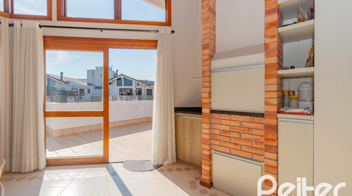 Cobertura à venda com 233m², 3 dormitórios, 1 suíte, 2 vagas, no bairro Tristeza em PORTO ALEGRE