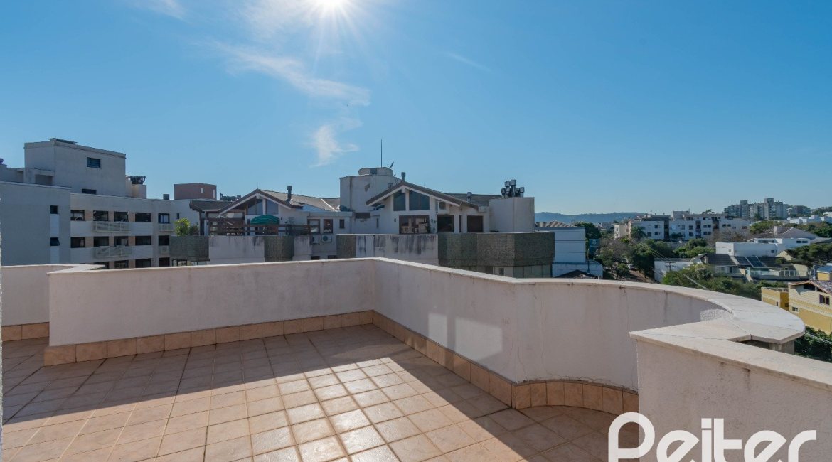 Cobertura à venda com 233m², 3 dormitórios, 1 suíte, 2 vagas, no bairro Tristeza em PORTO ALEGRE