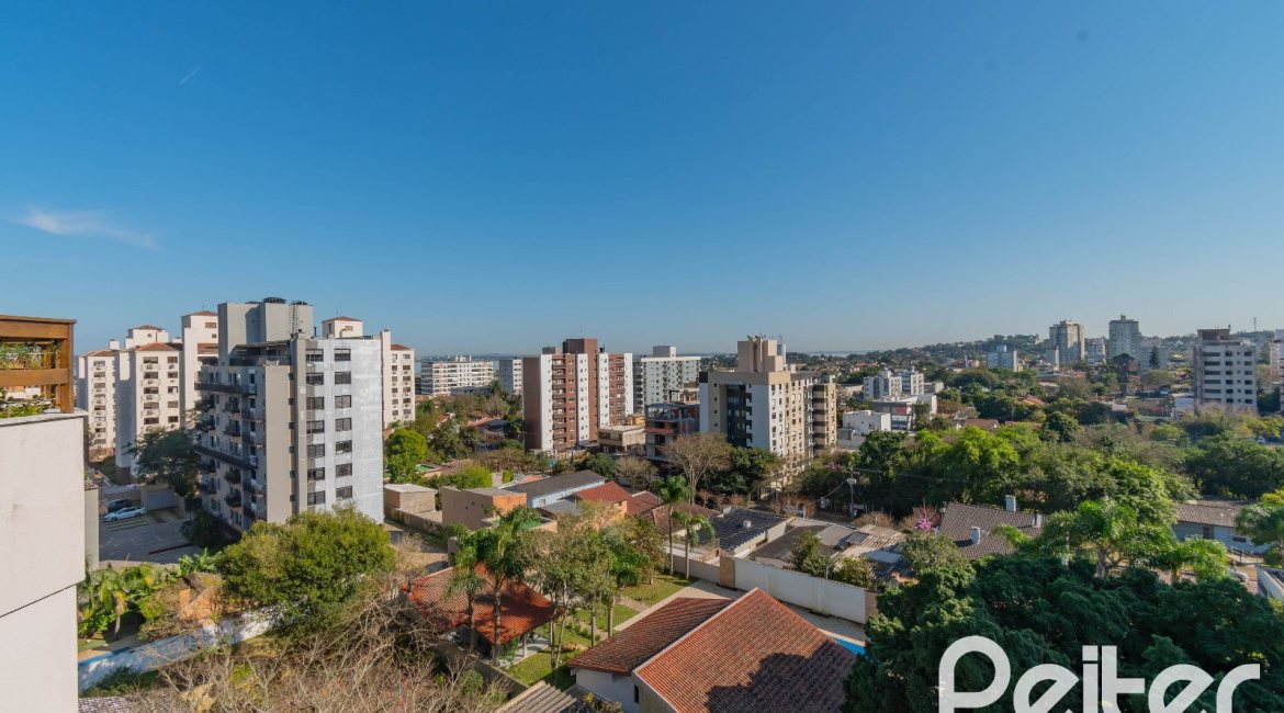 Cobertura à venda com 233m², 3 dormitórios, 1 suíte, 2 vagas, no bairro Tristeza em PORTO ALEGRE