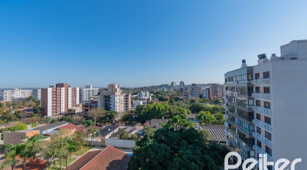 Cobertura à venda com 233m², 3 dormitórios, 1 suíte, 2 vagas, no bairro Tristeza em PORTO ALEGRE