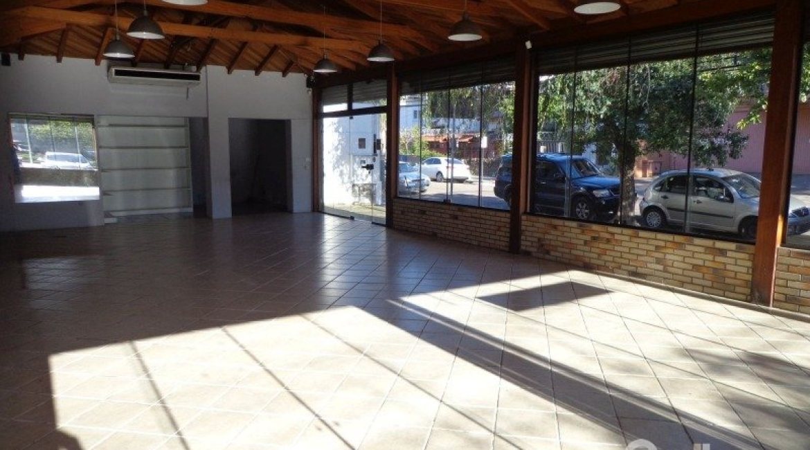 Comercial à venda com 150m², 10 vagas, no bairro Menino Deus em Porto Alegre