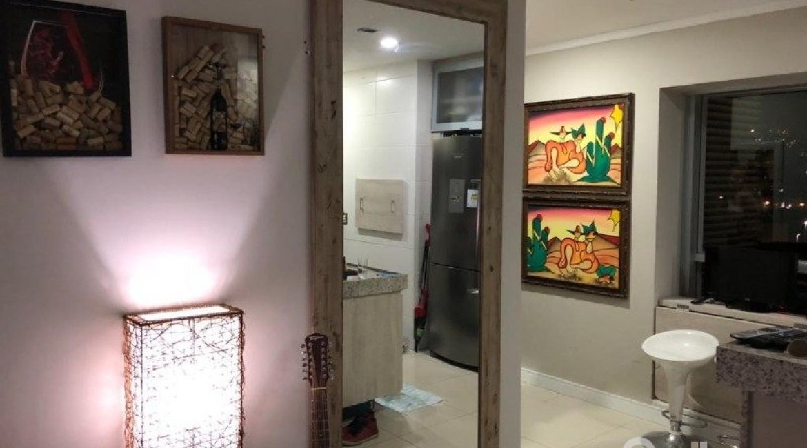 Apartamento à venda com 52m², 1 dormitório, 1 vaga, no bairro Cristal em Porto Alegre