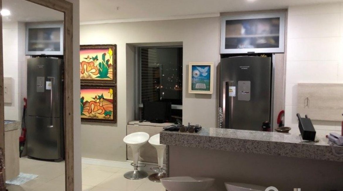 Apartamento à venda com 52m², 1 dormitório, 1 vaga, no bairro Cristal em Porto Alegre