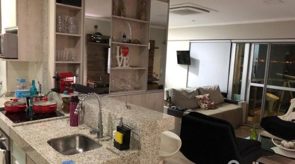 Apartamento à venda com 52m², 1 dormitório, 1 vaga, no bairro Cristal em Porto Alegre