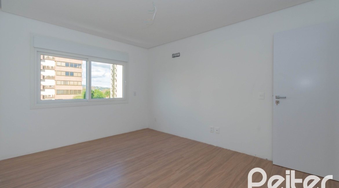 Apartamento à venda com 143m², 3 dormitórios, 1 suíte, 2 vagas, no bairro Tristeza em PORTO ALEGRE
