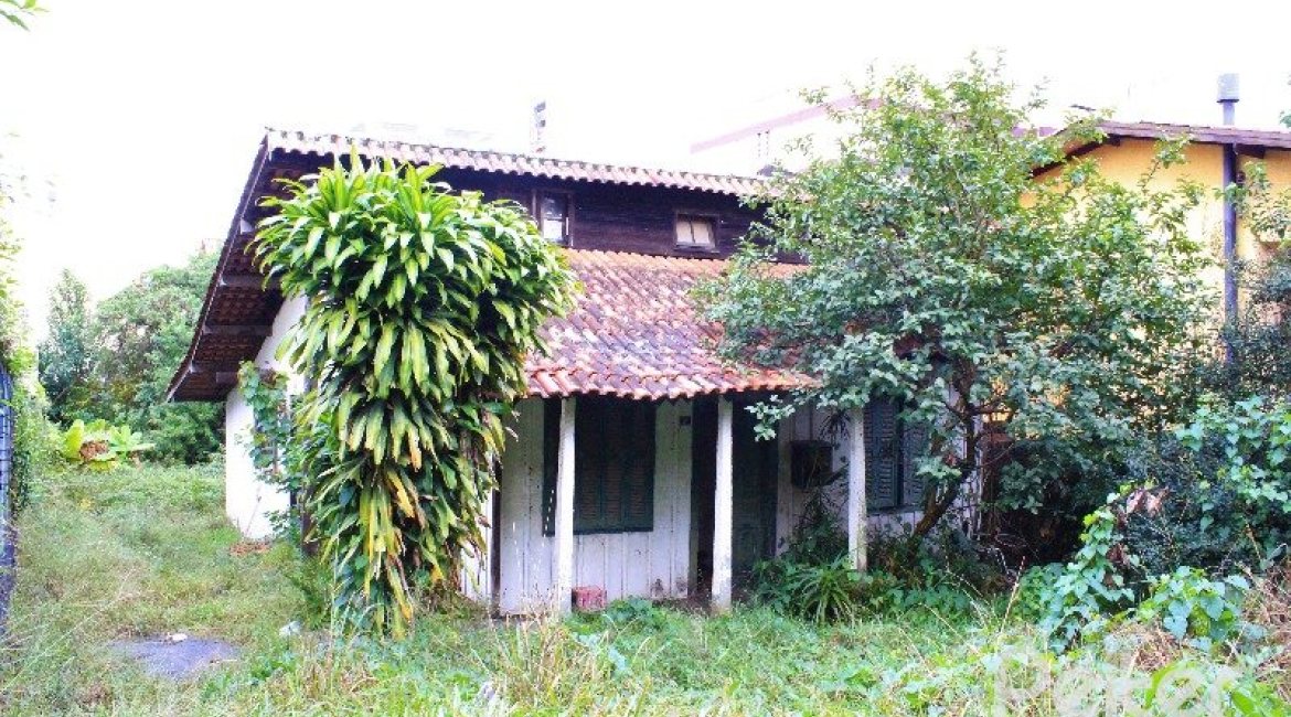 Terreno à venda, no bairro Tristeza em Porto Alegre