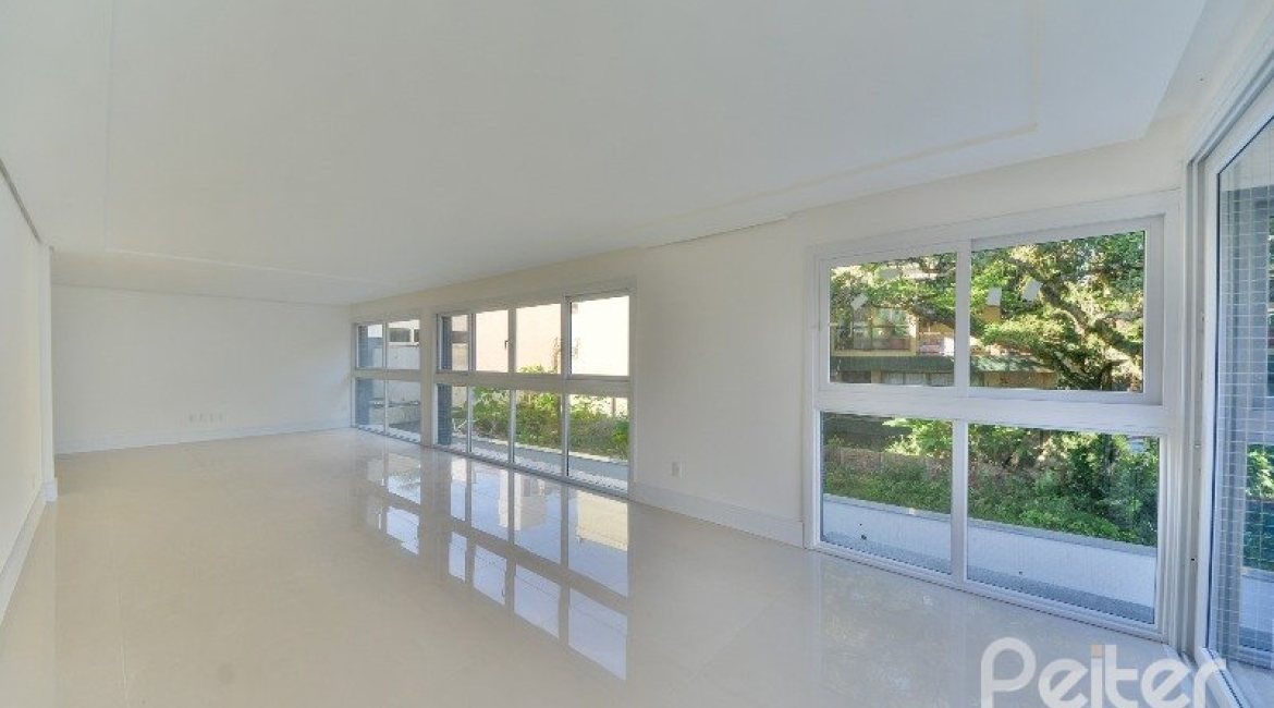 Apartamento à venda com 187m², 3 dormitórios, 3 suítes, 4 vagas, no bairro Vila Assunção em Porto Alegre
