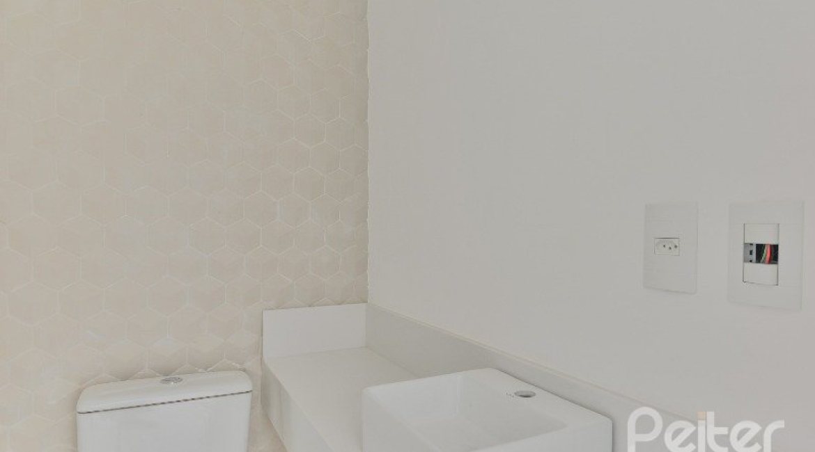 Apartamento à venda com 187m², 3 dormitórios, 3 suítes, 4 vagas, no bairro Vila Assunção em Porto Alegre