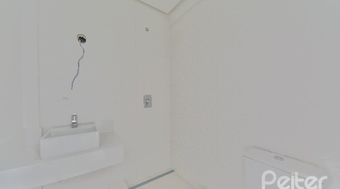 Apartamento à venda com 187m², 3 dormitórios, 3 suítes, 4 vagas, no bairro Vila Assunção em Porto Alegre