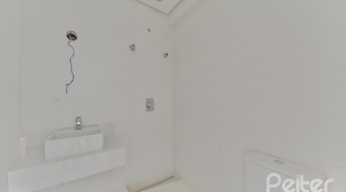 Apartamento à venda com 187m², 3 dormitórios, 3 suítes, 4 vagas, no bairro Vila Assunção em Porto Alegre