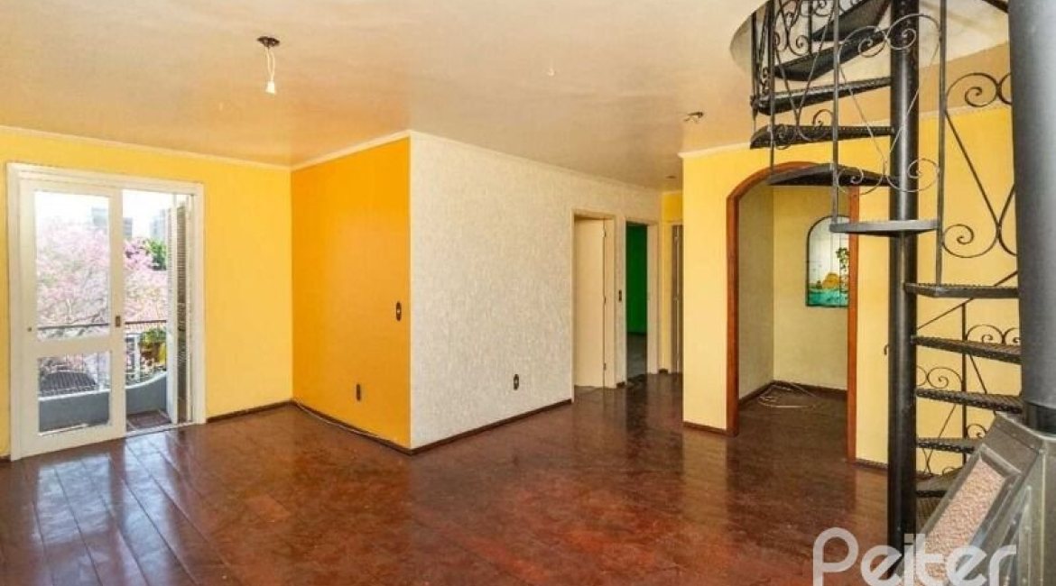 Cobertura à venda com 220m², 2 dormitórios, 1 vaga, no bairro Tristeza em Porto Alegre