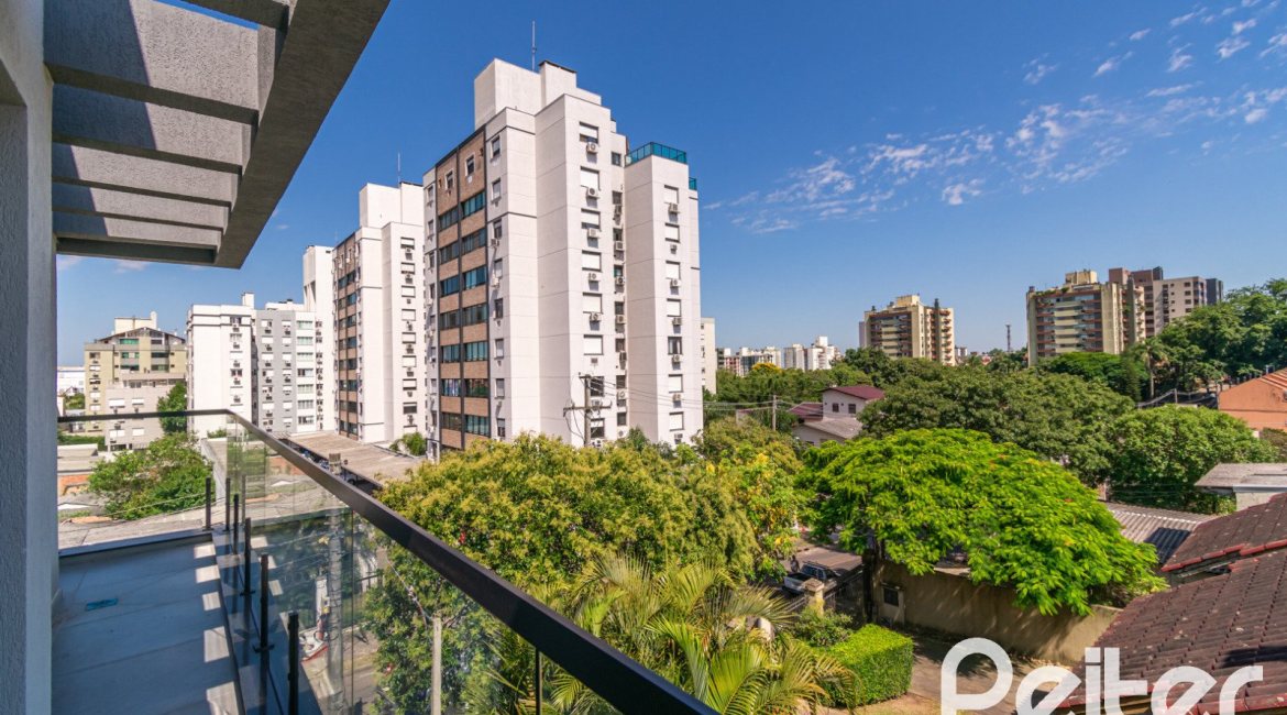 Casa em Condomínio à venda com 176m², 3 dormitórios, 3 suítes, 2 vagas, no bairro Tristeza em Porto Alegre