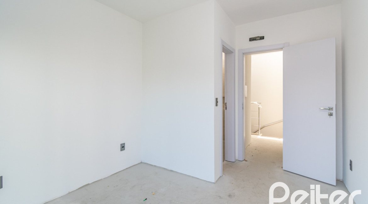 Casa em Condomínio à venda com 176m², 3 dormitórios, 3 suítes, 2 vagas, no bairro Tristeza em Porto Alegre