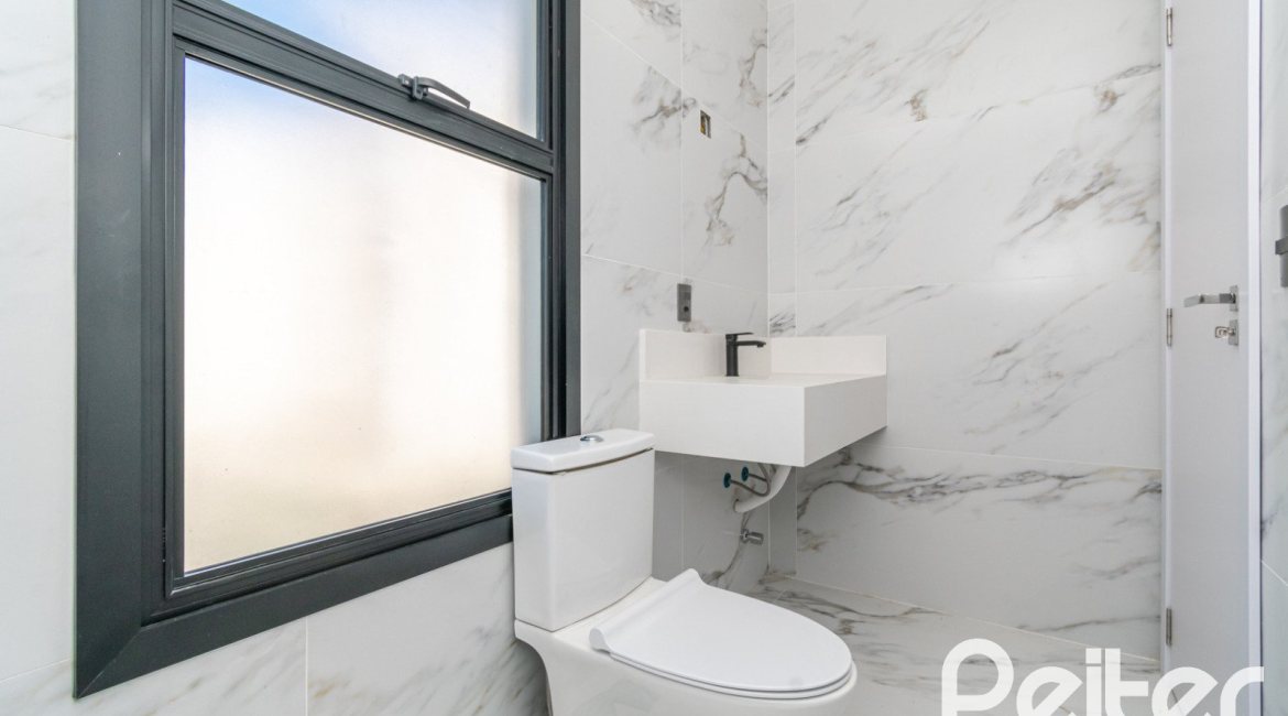 Casa em Condomínio à venda com 176m², 3 dormitórios, 3 suítes, 2 vagas, no bairro Tristeza em Porto Alegre