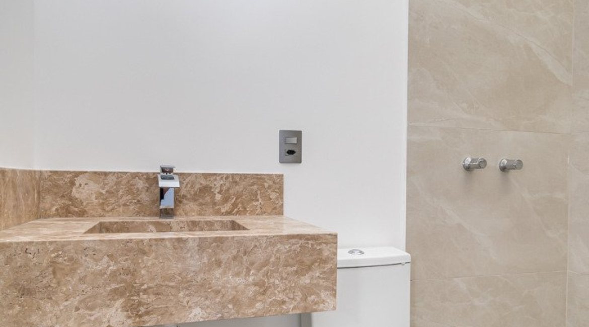 Casa em Condomínio à venda com 176m², 3 dormitórios, 3 suítes, 2 vagas, no bairro Tristeza em Porto Alegre