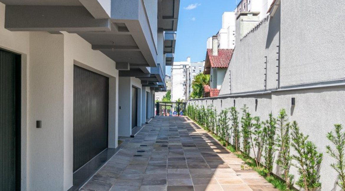 Casa em Condomínio à venda com 176m², 3 dormitórios, 3 suítes, 2 vagas, no bairro Tristeza em Porto Alegre