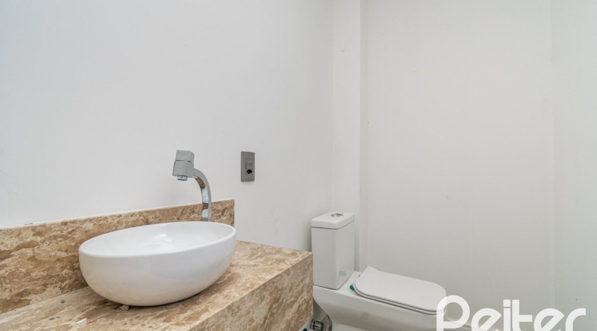 Casa em Condomínio à venda com 176m², 3 dormitórios, 3 suítes, 2 vagas, no bairro Tristeza em Porto Alegre