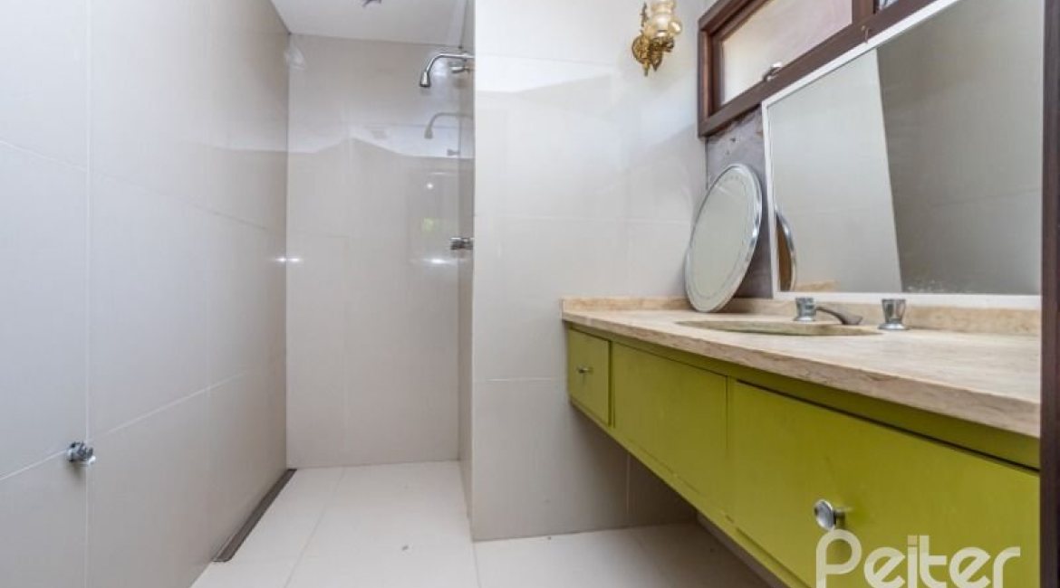  à venda, no bairro  em 