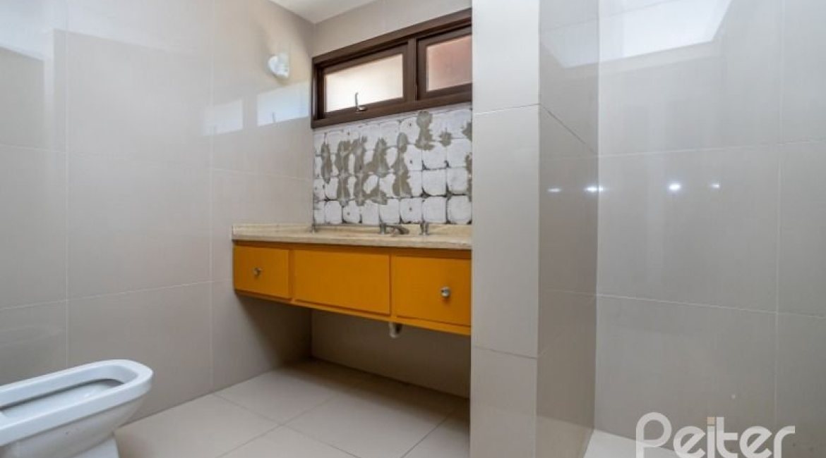  à venda, no bairro  em 