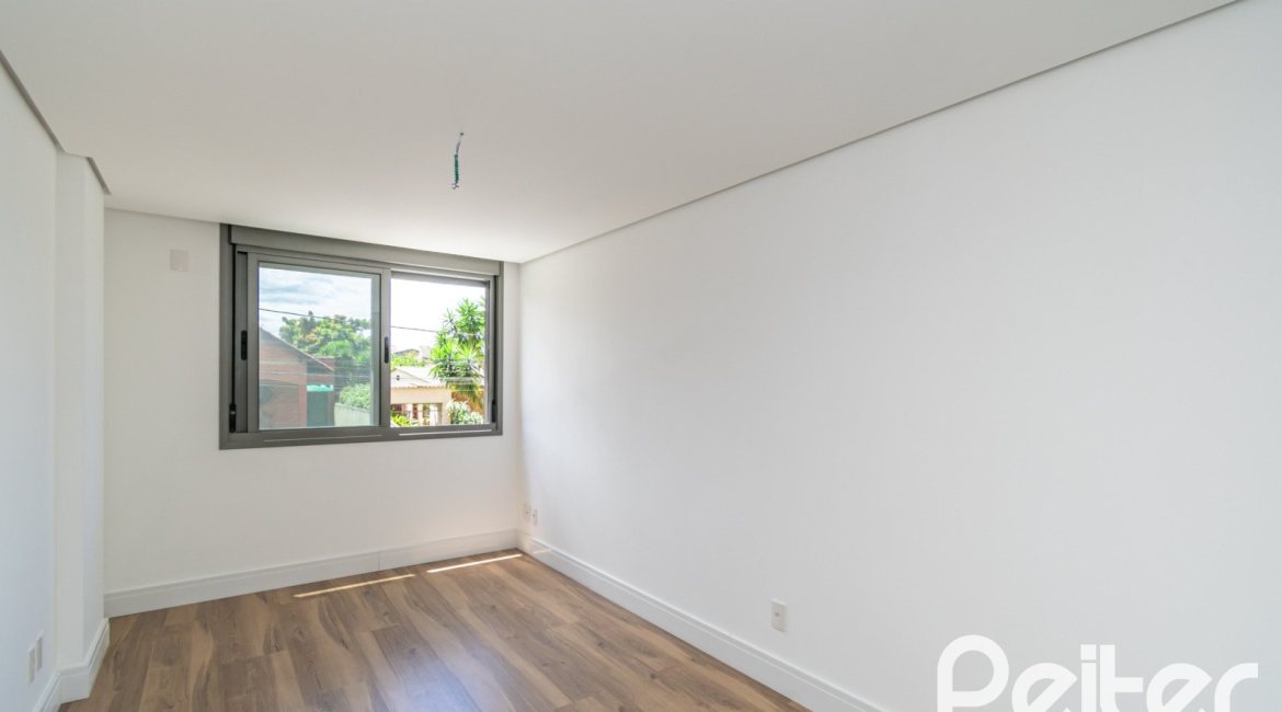 Apartamento à venda com 120m², 3 dormitórios, 1 suíte, 2 vagas, no bairro Tristeza em PORTO ALEGRE