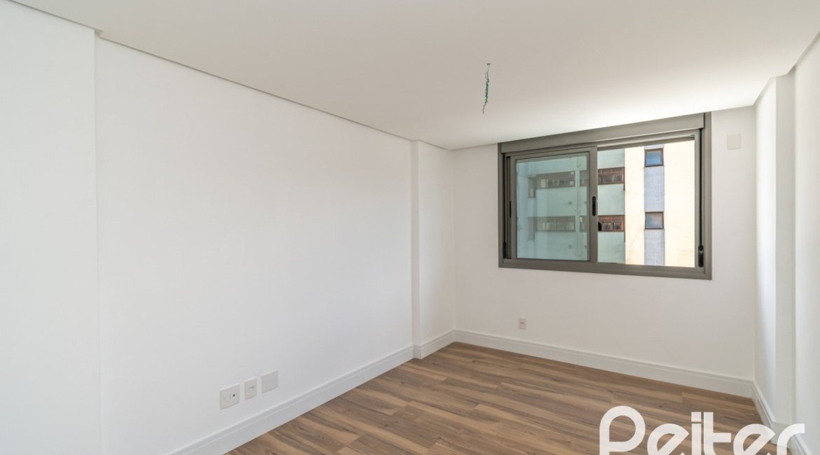 Apartamento à venda com 120m², 3 dormitórios, 1 suíte, 2 vagas, no bairro Tristeza em PORTO ALEGRE