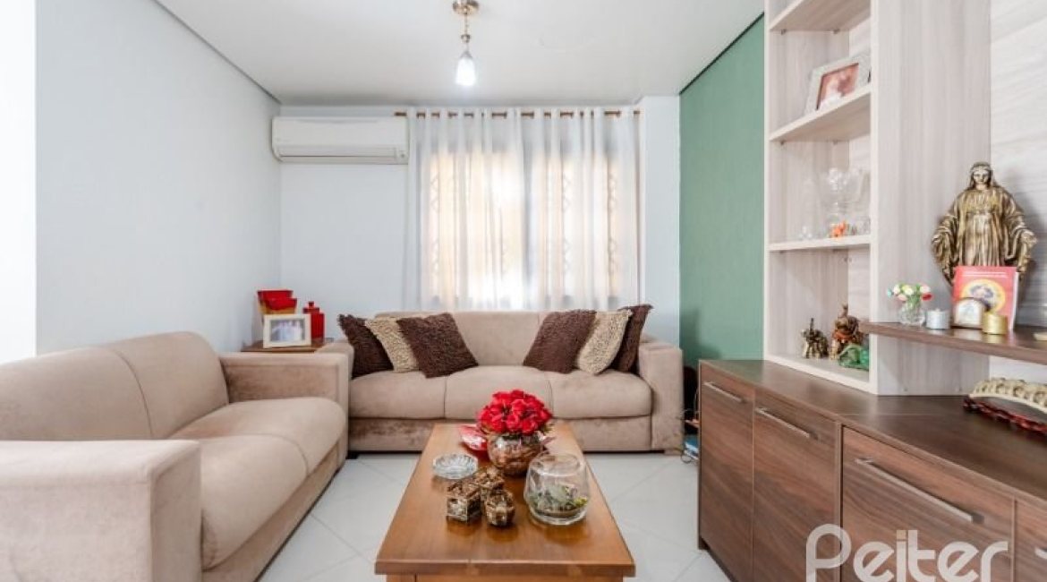 Casa em Condomínio à venda com 168m², 3 dormitórios, 1 suíte, 3 vagas, no bairro Tristeza em Porto Alegre