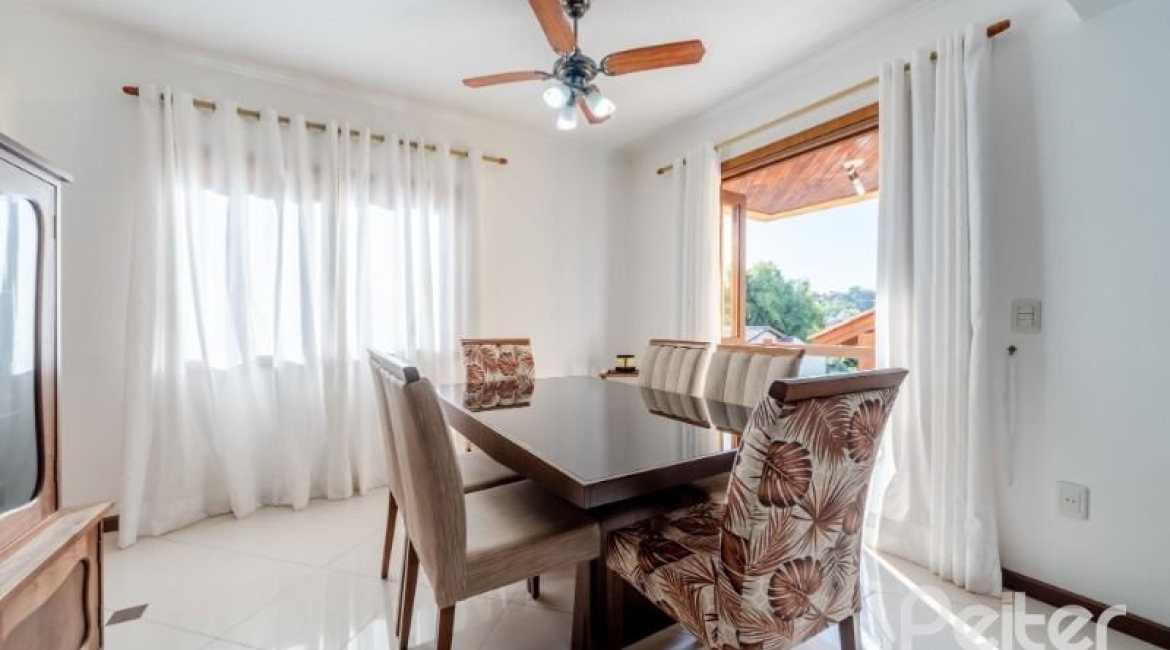 Casa em Condomínio à venda com 168m², 3 dormitórios, 1 suíte, 3 vagas, no bairro Tristeza em Porto Alegre