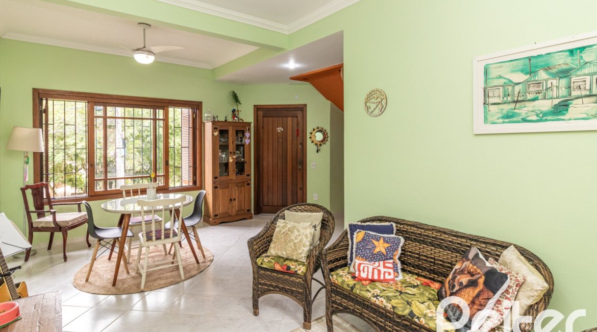 Casa à venda com 124m², 3 dormitórios, 1 suíte, 2 vagas, no bairro Jardim Isabel em Porto Alegre