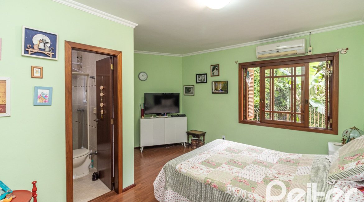 Casa à venda com 124m², 3 dormitórios, 1 suíte, 2 vagas, no bairro Jardim Isabel em Porto Alegre