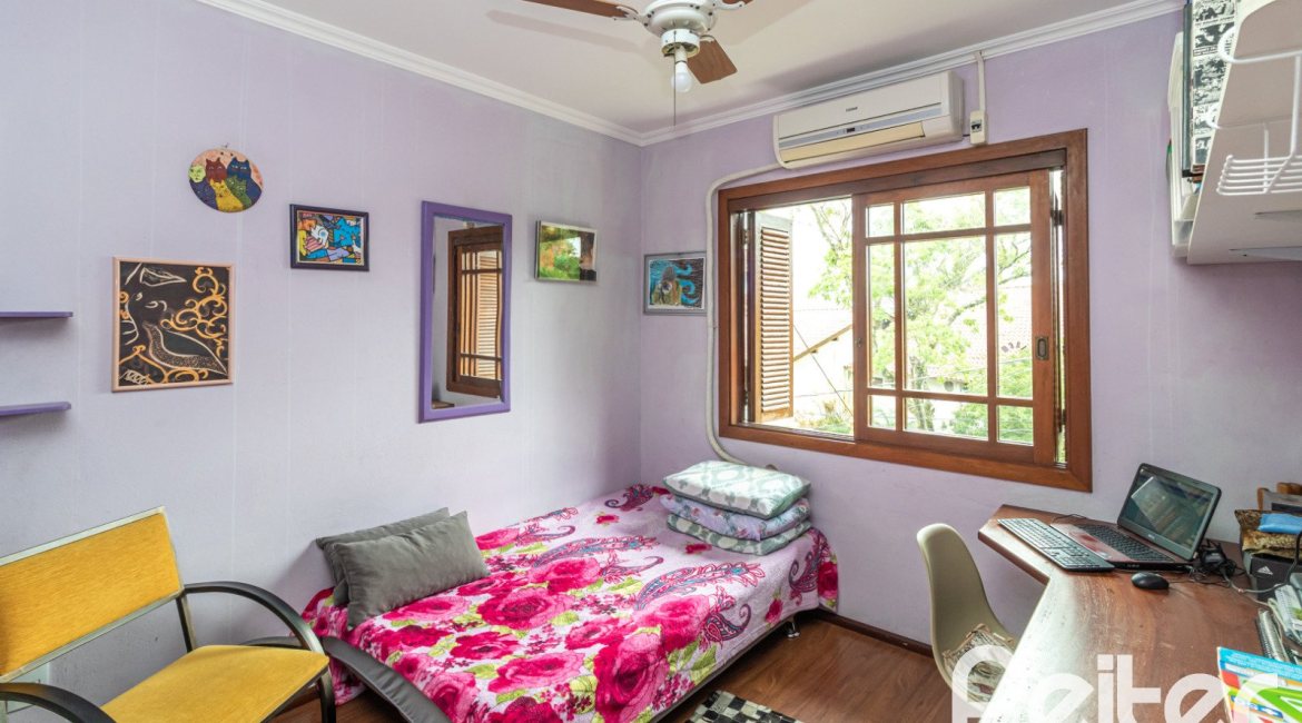 Casa à venda com 124m², 3 dormitórios, 1 suíte, 2 vagas, no bairro Jardim Isabel em Porto Alegre