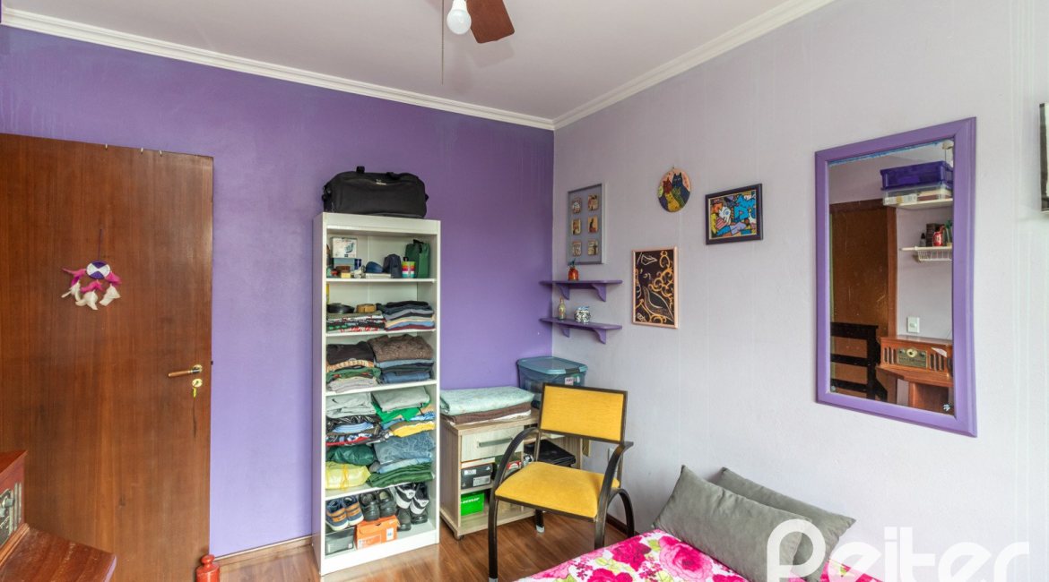 Casa à venda com 124m², 3 dormitórios, 1 suíte, 2 vagas, no bairro Jardim Isabel em Porto Alegre