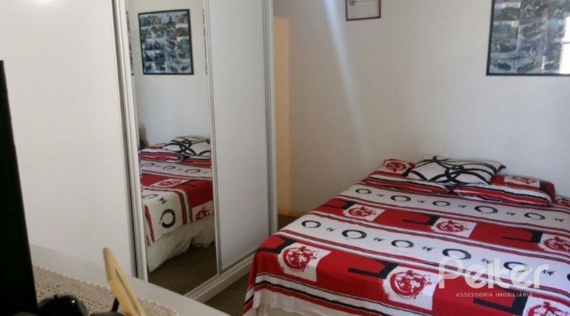 Casa à venda com 374m², 4 dormitórios, 3 suítes, 3 vagas, no bairro Vila Assunção em Porto Alegre