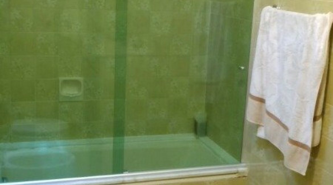 Casa à venda com 374m², 4 dormitórios, 3 suítes, 3 vagas, no bairro Vila Assunção em Porto Alegre