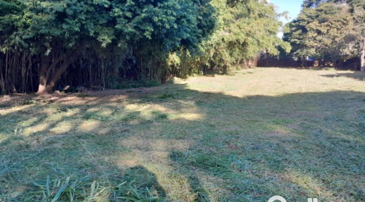 Terreno à venda com 1000m², no bairro Cristal em Porto Alegre